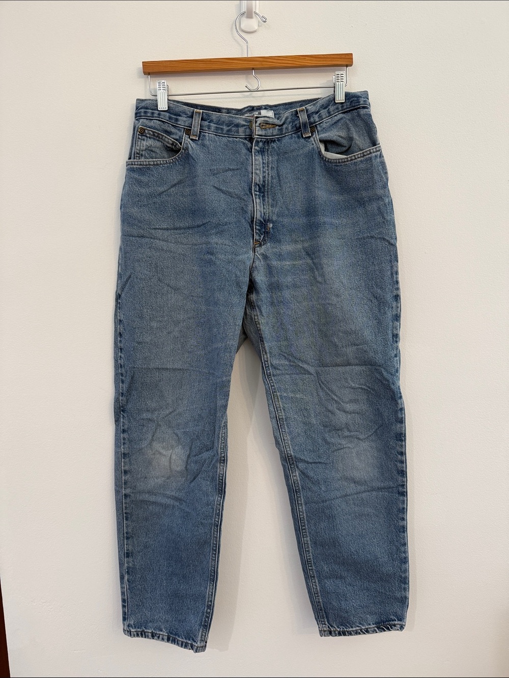 Relaxed Fit Men's Denim Jeans in Faded Blue